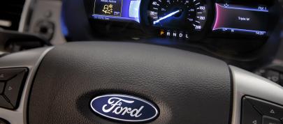 Ford Everest (2016) - picture 39 of 53