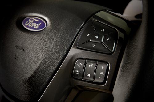 Ford Everest (2016) - picture 32 of 53