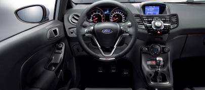 Ford Fiesta ST200 (2016) - picture 4 of 10