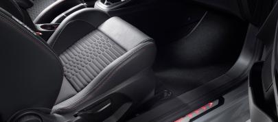 Ford Fiesta ST200 (2016) - picture 7 of 10