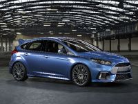 Ford Focus RS (2016) - picture 3 of 5