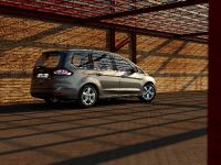 Ford Galaxy (2016) - picture 7 of 18