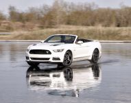 Ford Mustang GT Convertible (2016) - picture 2 of 12