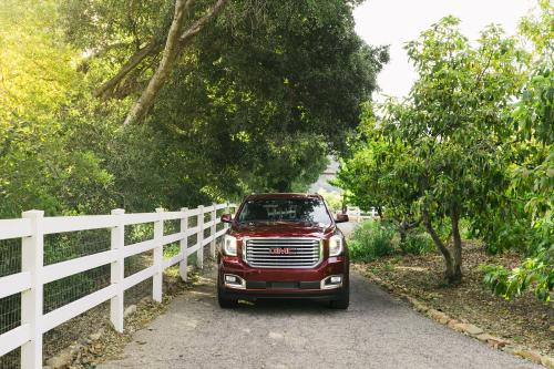 GMC Yukon SLT Special Edition (2016) - picture 1 of 4