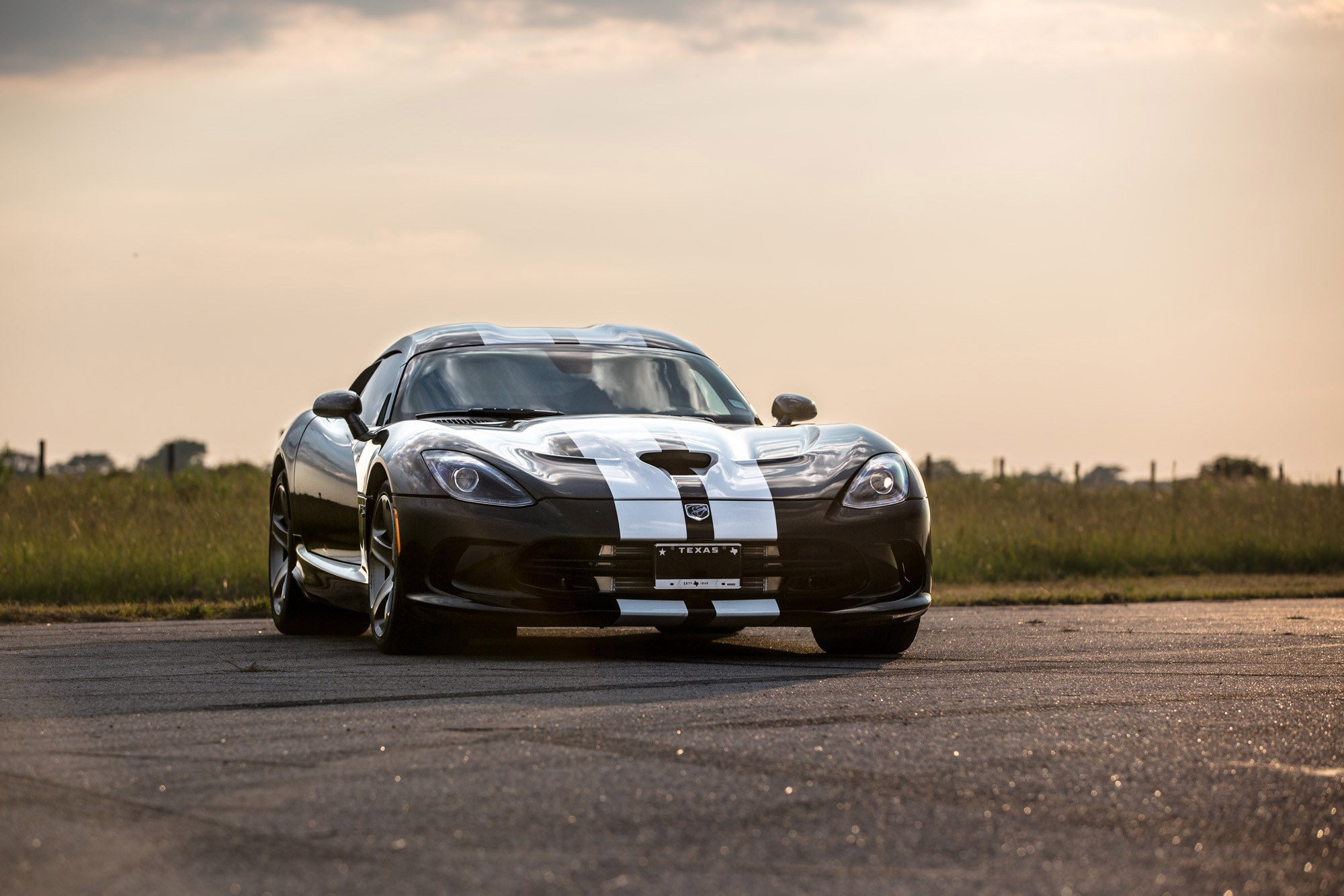 Hennessey Dodge Viper Venom 800 Supercharged