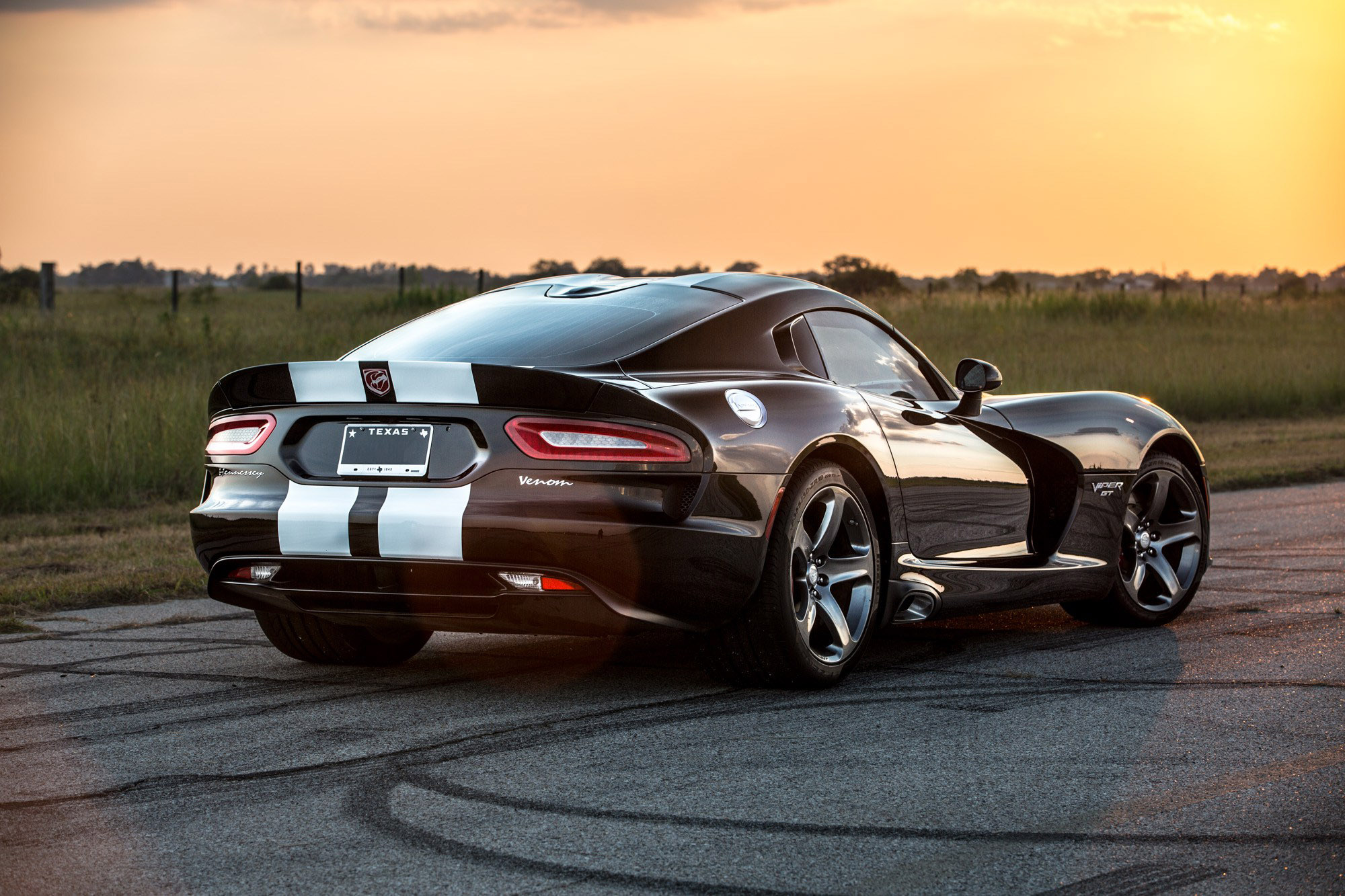 Hennessey Dodge Viper Venom 800 Supercharged