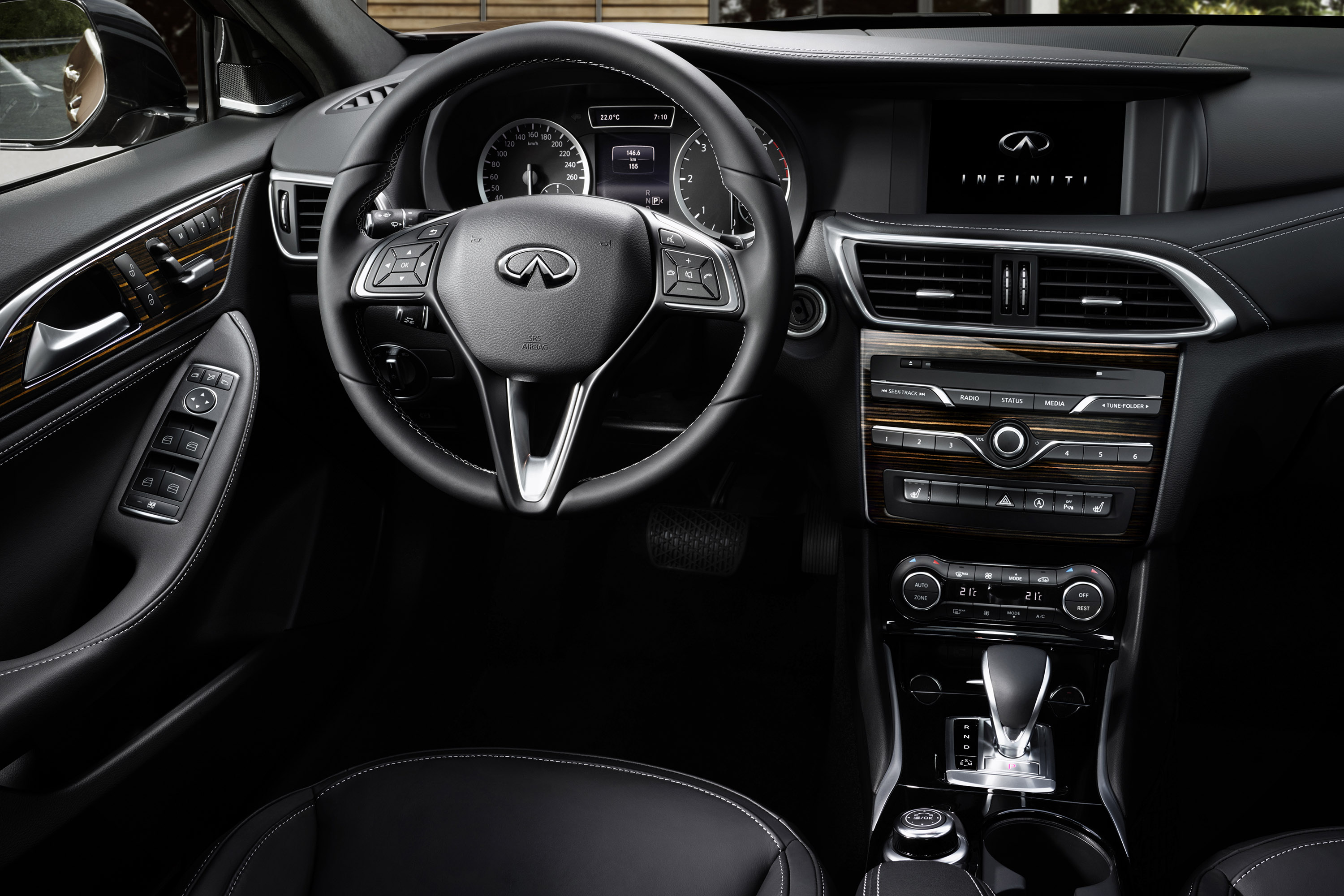 Infiniti Q30 Active Compact