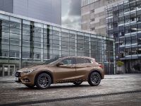 Infiniti Q30 Active Compact (2016) - picture 3 of 19