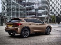 Infiniti Q30 Active Compact (2016) - picture 7 of 19