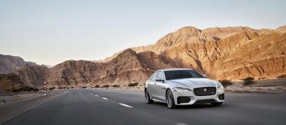 Jaguar XF (2016) - picture 4 of 25