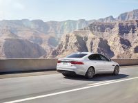 Jaguar XF (2016) - picture 10 of 25