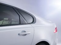 Jaguar XF (2016) - picture 18 of 25