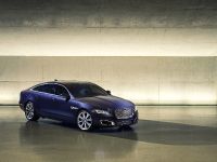 Jaguar XJ (2016) - picture 1 of 6