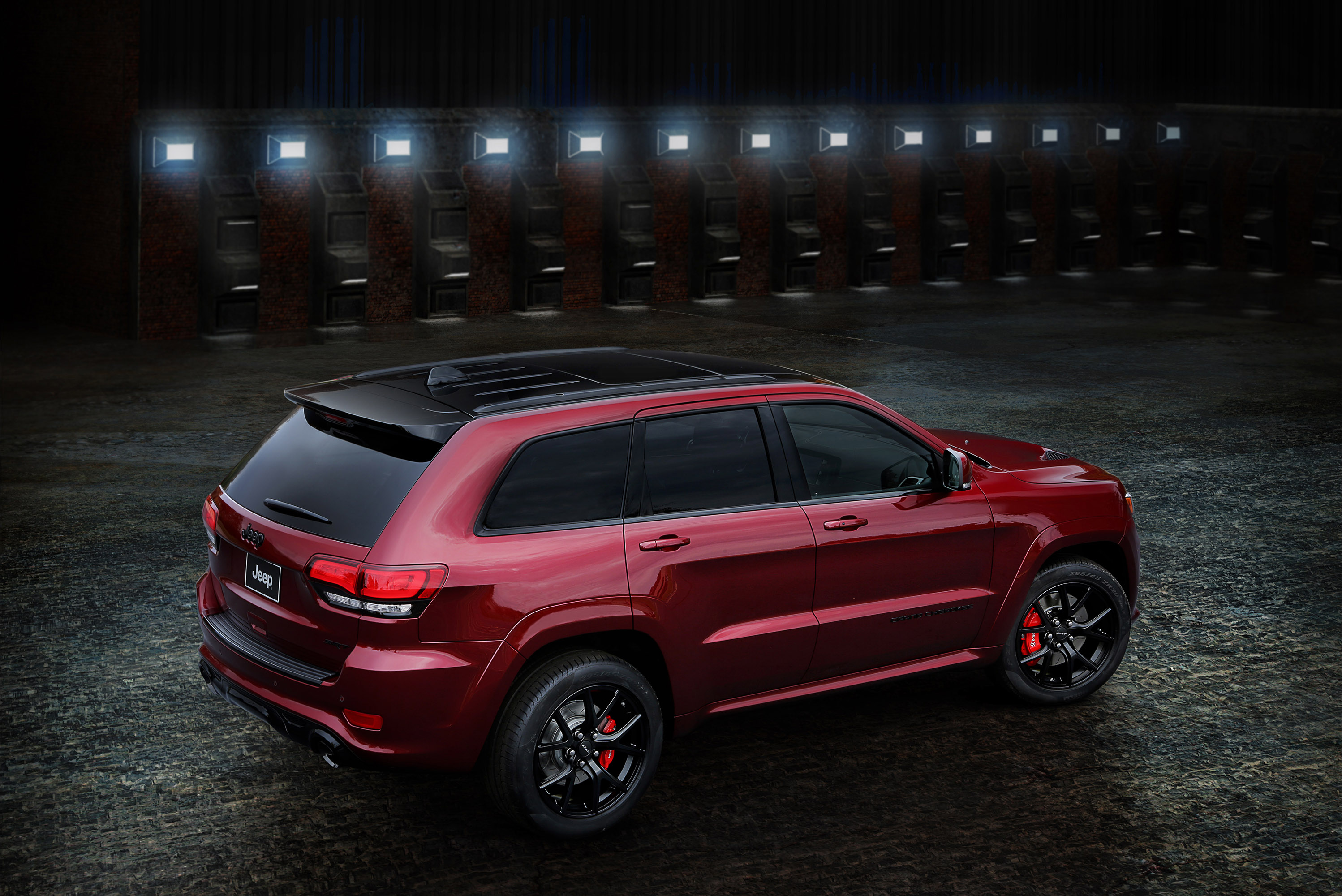 Jeep Grand Cherokee SRT Night