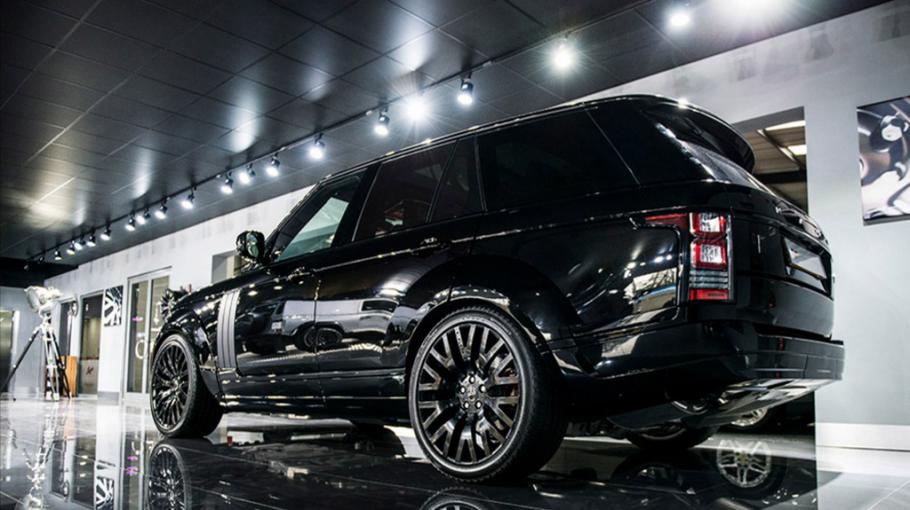 Kahn Range Rover Vogue RS Edition