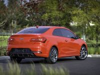 Kia Forte Koup (2016) - picture 3 of 4