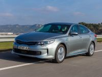 Kia Optima Plug-In Hybrid (2016) - picture 1 of 6