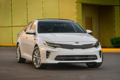 Kia Optima SXL (2016) - picture 1 of 16