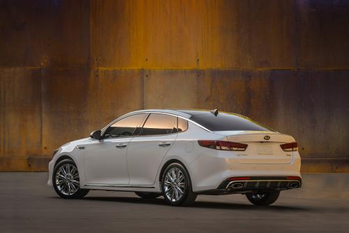 Kia Optima SXL (2016) - picture 9 of 16