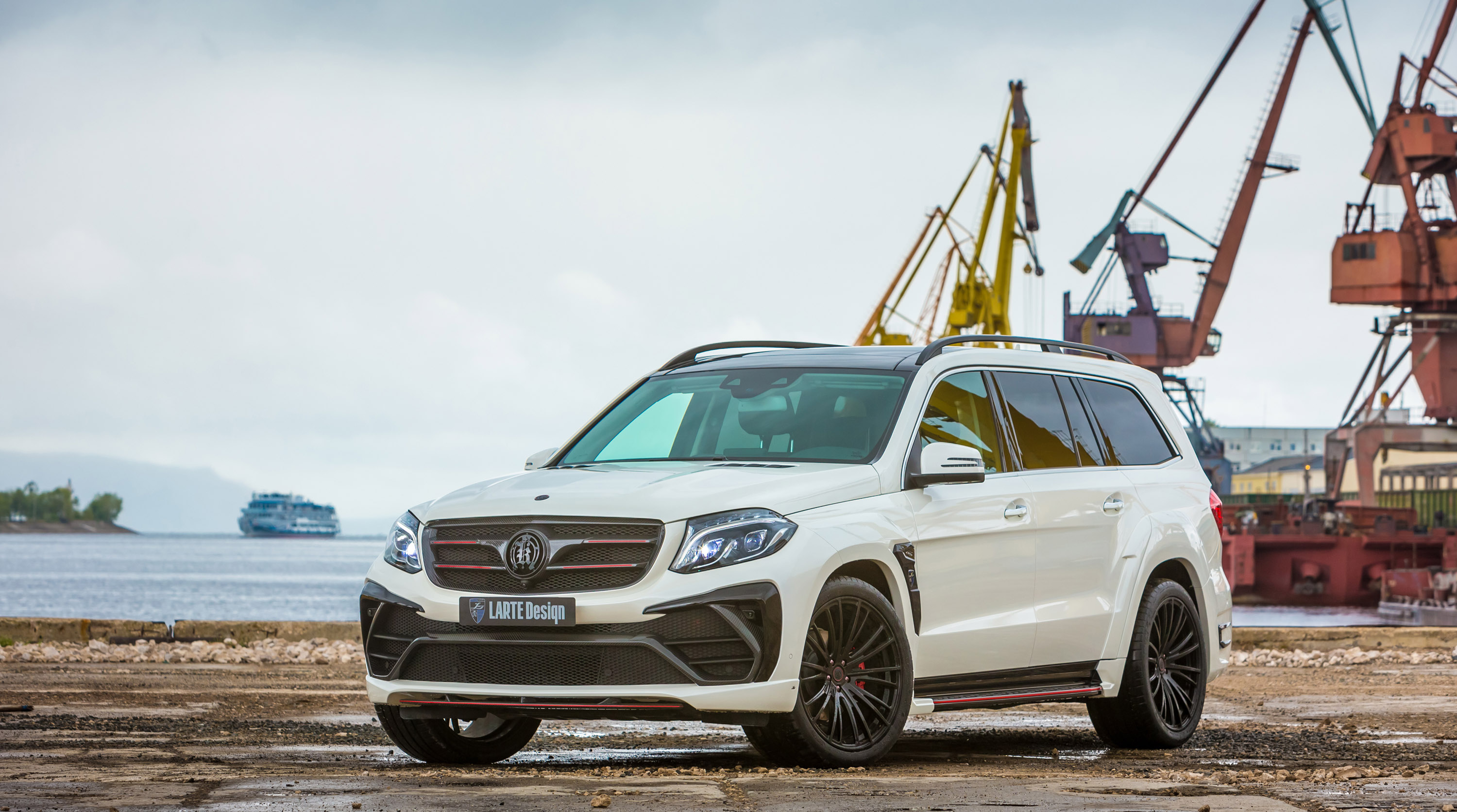 LARTE Design Black Crystal Mercedes-Benz GLS