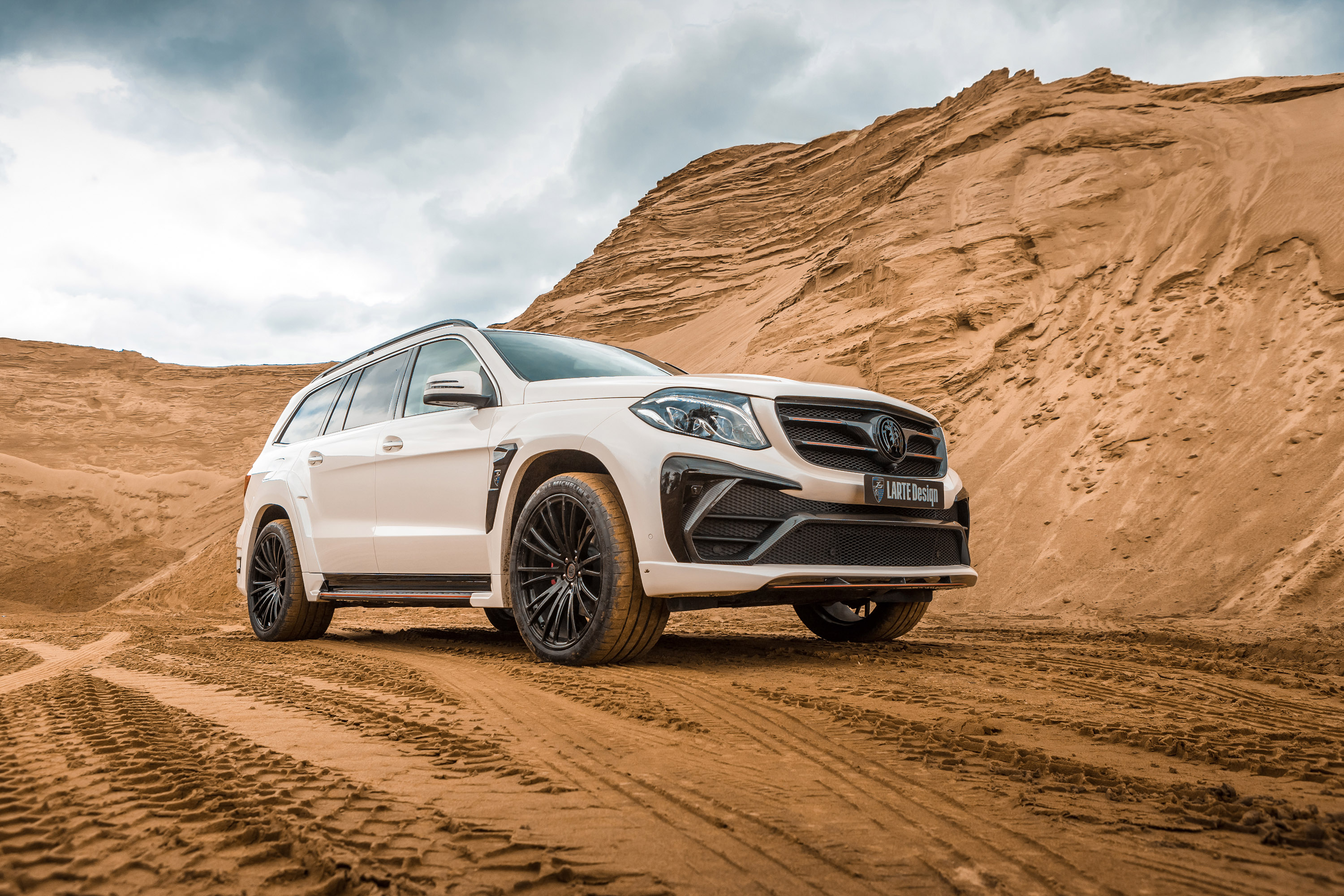 LARTE Design Black Crystal Mercedes-Benz GLS