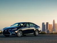 Lexus ES 300h (2016) - picture 3 of 22