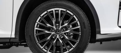 Lexus RX 350 F Sport (2016) - picture 15 of 25