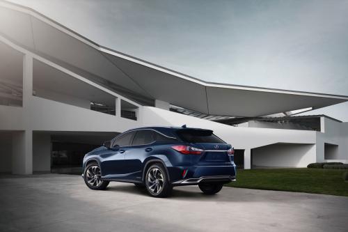 Lexus RX 450h (2016) - picture 8 of 25