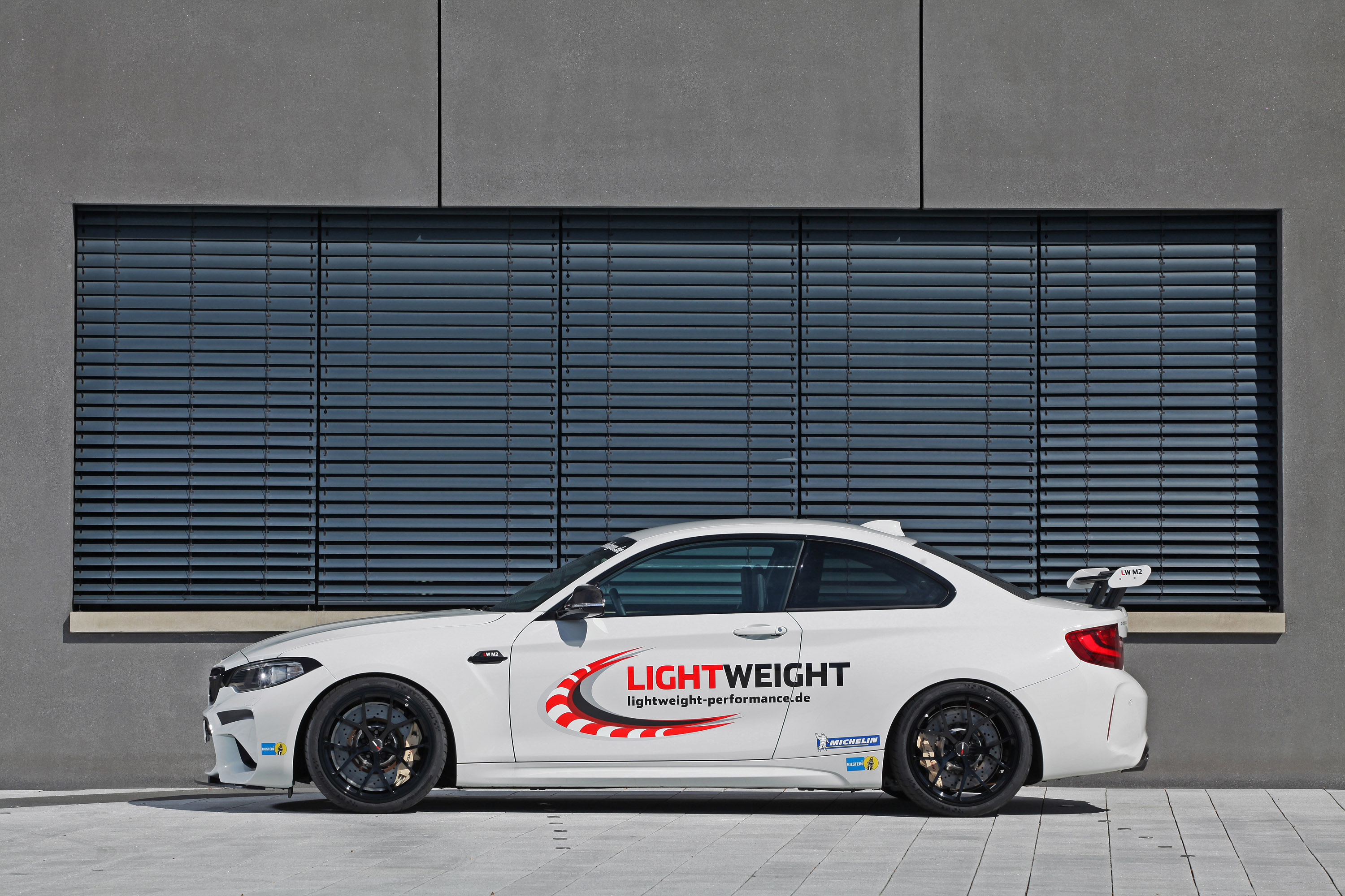 LIGHTWEIGHT BMW M2