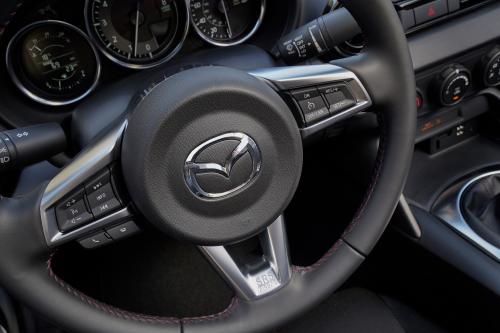 Mazda MX-5 Miata Club (2016) - picture 16 of 28