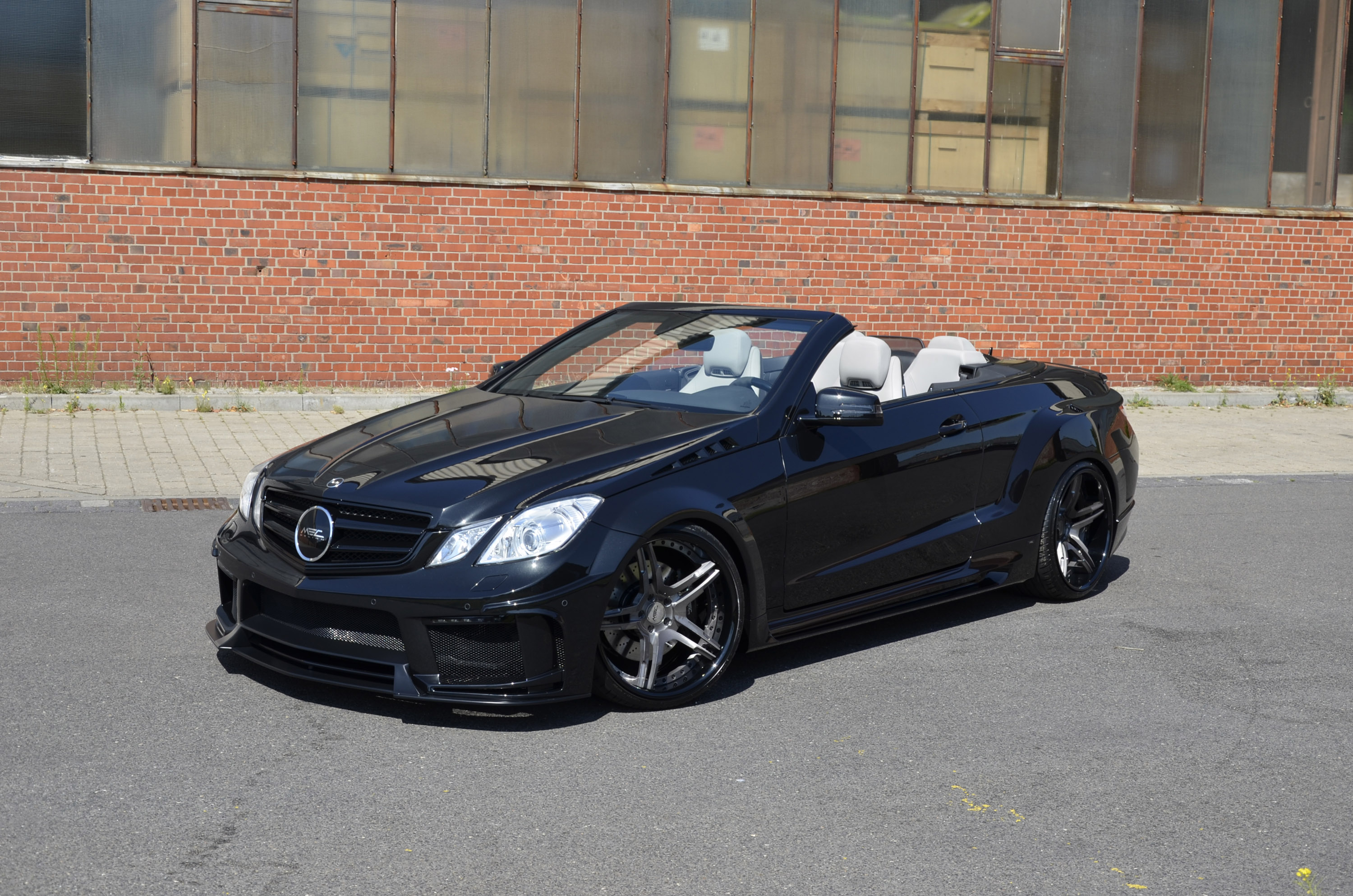 MEC DESIGN Mercedes-Benz E-Class Cabriolet Cerberus