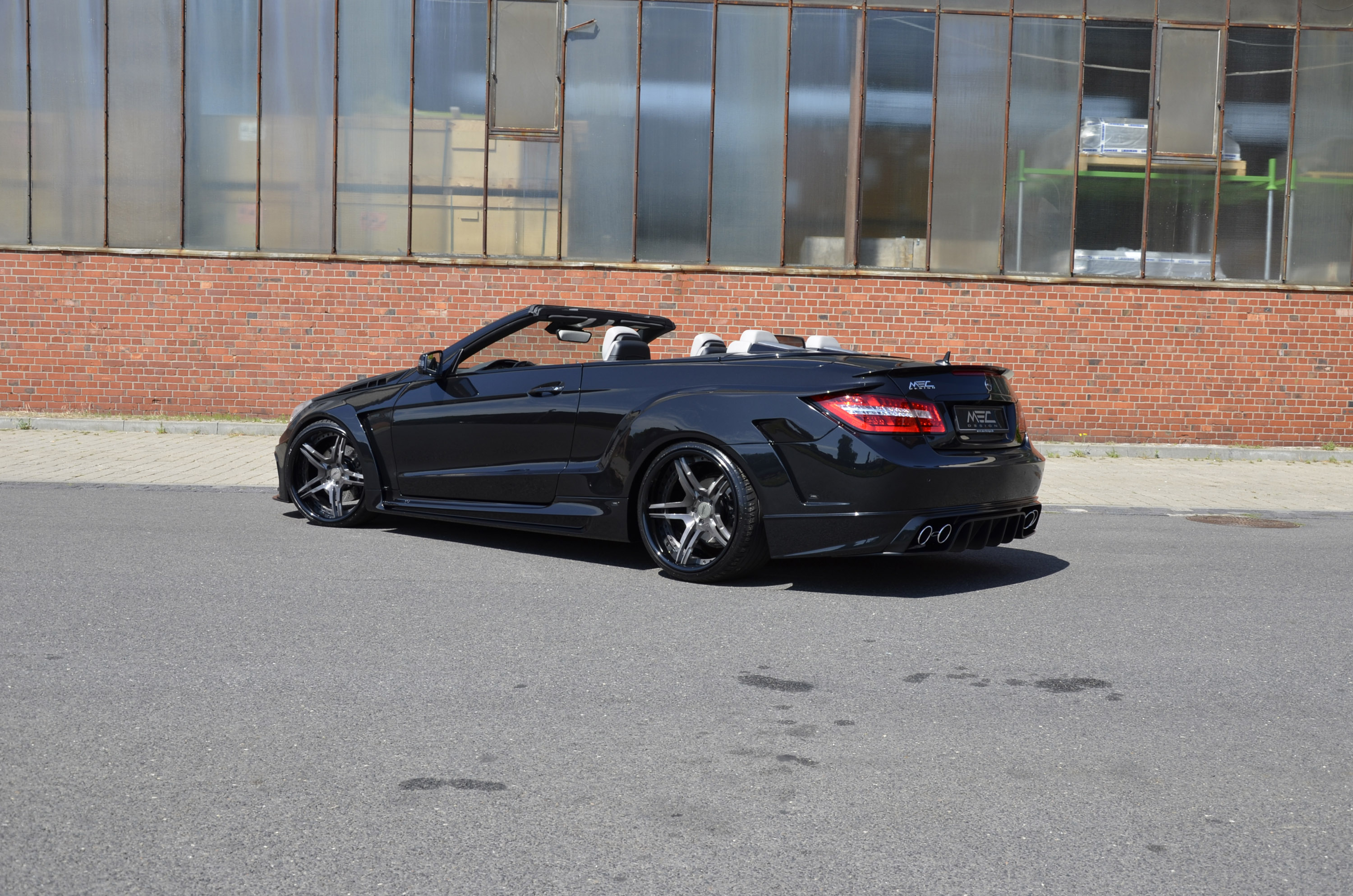 MEC DESIGN Mercedes-Benz E-Class Cabriolet Cerberus