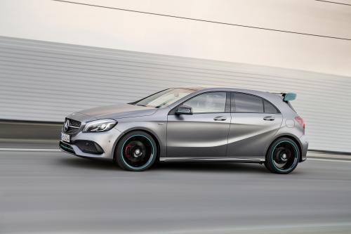 Mercedes-Benz A-Class (2016) - picture 32 of 35