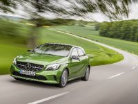 Mercedes-Benz A-Class (2016) - picture 1 of 35