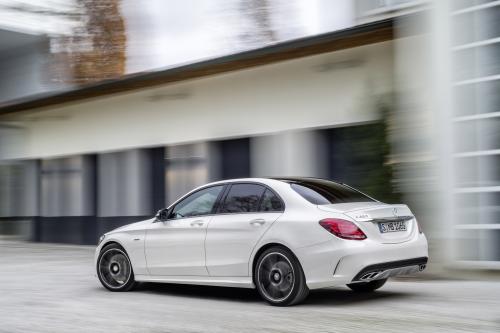 Mercedes-Benz C450 AMG Sport (2016) - picture 8 of 37