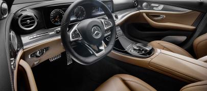 Mercedes-Benz E-Class Interior (2016) - picture 4 of 8