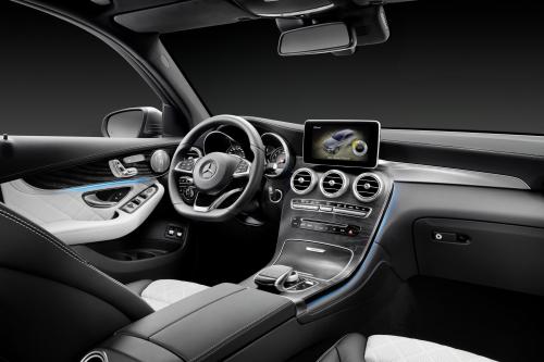 Mercedes-Benz GLC (2016) - picture 8 of 34