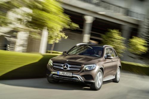 Mercedes-Benz GLC (2016) - picture 17 of 34