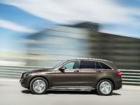 Mercedes-Benz GLC (2016) - picture 27 of 34