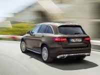 Mercedes-Benz GLC (2016) - picture 29 of 34