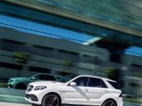 Mercedes-Benz GLE 63 AMG (2016) - picture 10 of 20