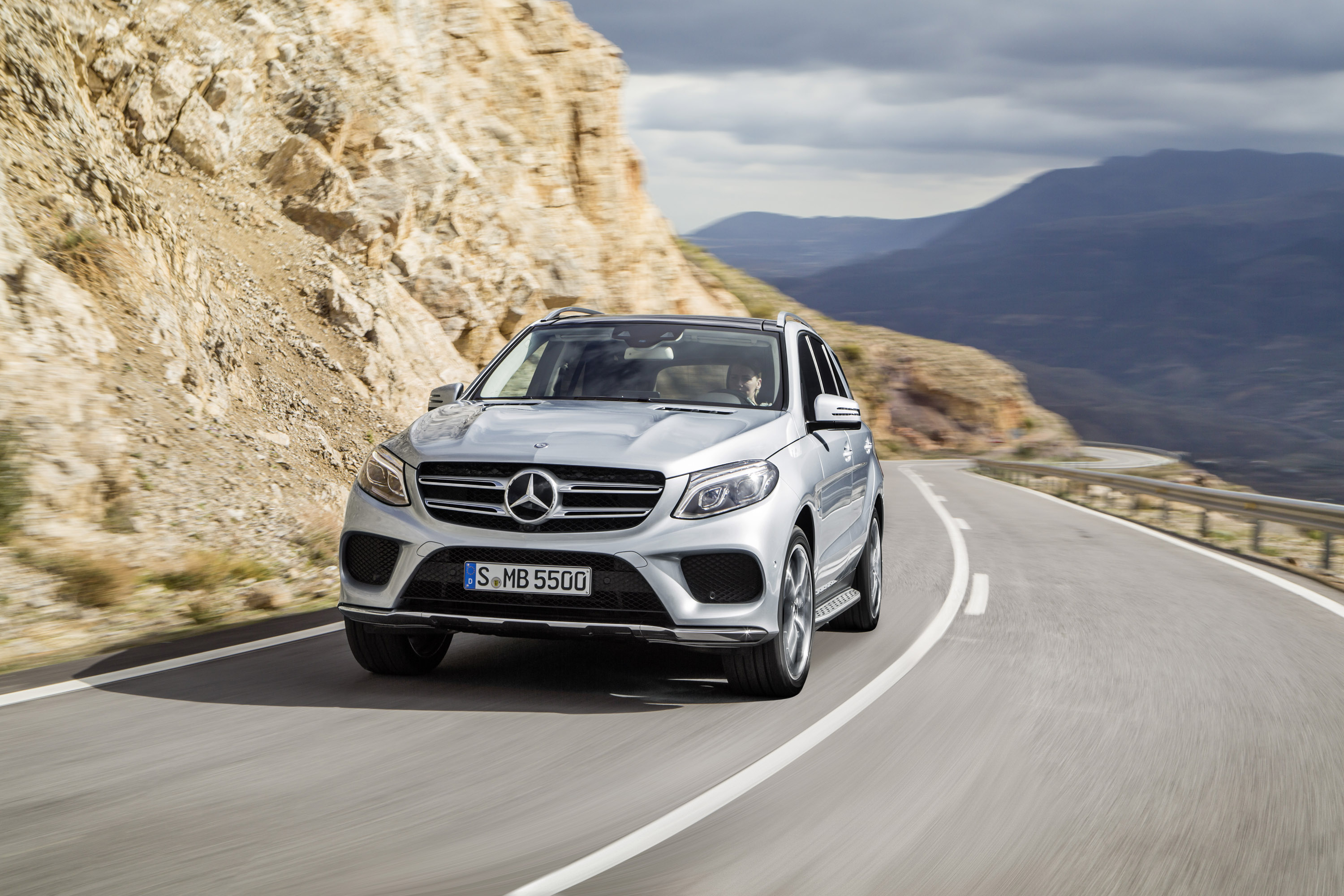 Mercedes новый цена. Мерседес GLE 2016. Мерседес Бенц GLE 2016. Mercedes-Benz GLE 350e. Mercedes GLE AMG 2016.