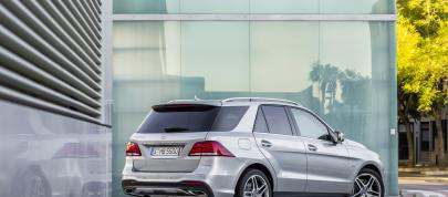 Mercedes-Benz GLE (2016) - picture 28 of 48