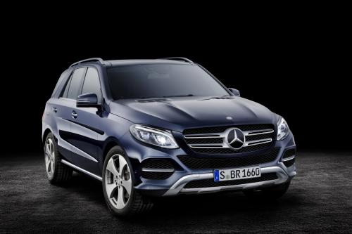 Mercedes-Benz GLE (2016) - picture 17 of 48
