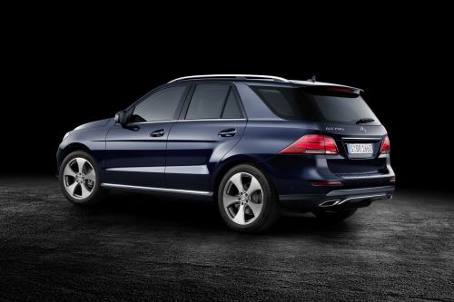 Mercedes-Benz GLE (2016) - picture 24 of 48