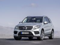 Mercedes-Benz GLE (2016) - picture 1 of 48