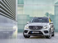 Mercedes-Benz GLE (2016) - picture 11 of 48