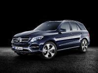 Mercedes-Benz GLE (2016) - picture 19 of 48