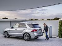 Mercedes-Benz GLE (2016) - picture 27 of 48