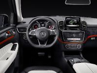 Mercedes-Benz GLE (2016)